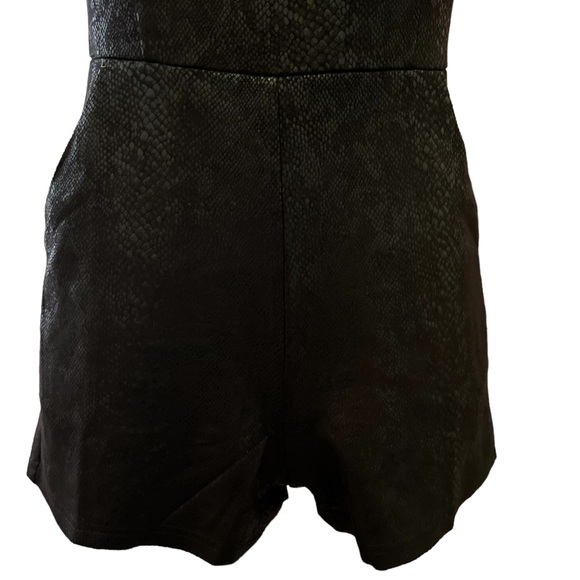 NWT Sophie & Kate Snake Skin Strapless Romper - Picture 6 of 11